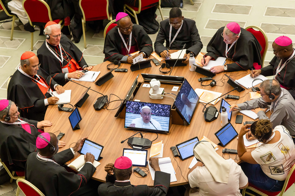 Beginn der Weltsynode / Copyright 2023, KNA GmbH, www.kna.de, All Rights Reserved, Vatican Media Beginn der Weltsynode mit Papst Franziskus am 4. Oktober 2023 im Vatikan.