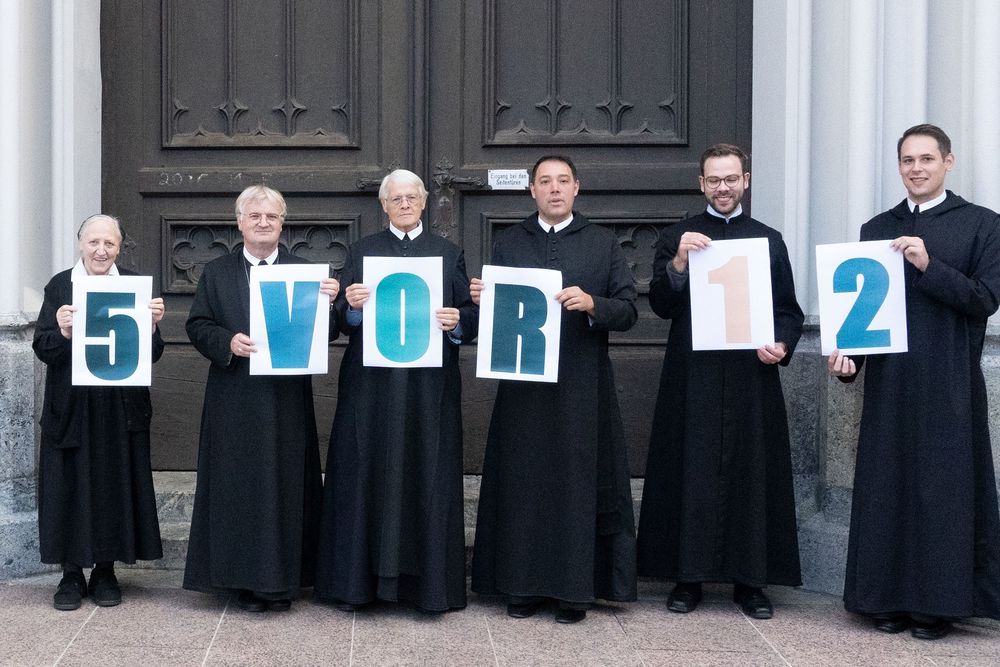 Admonter Benediktiner werben für Klimaschutz-Aktion '5 vor 12' / Stift Admont Admonter Benediktiner werben für Klimaschutz-Aktion '5 vor 12'