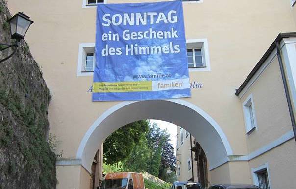 Transparent für arbeitsfreien Sonntag / Kath. Familienverband