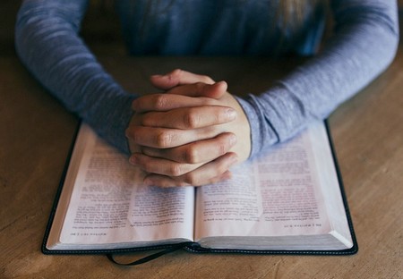Theologin: 'Bibel ist Gegenpol zu Negativschlagzeilen'