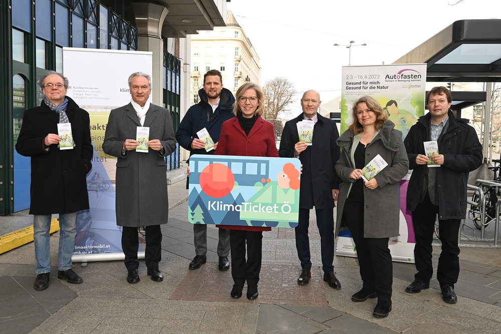 Autofasten, Gewessler / kathbild.at / Franz Josef Rupprecht, Franz Josef Rupprecht Leonore Gewessler und Ökumene-Vertreter präsentieren 'Autofasten'