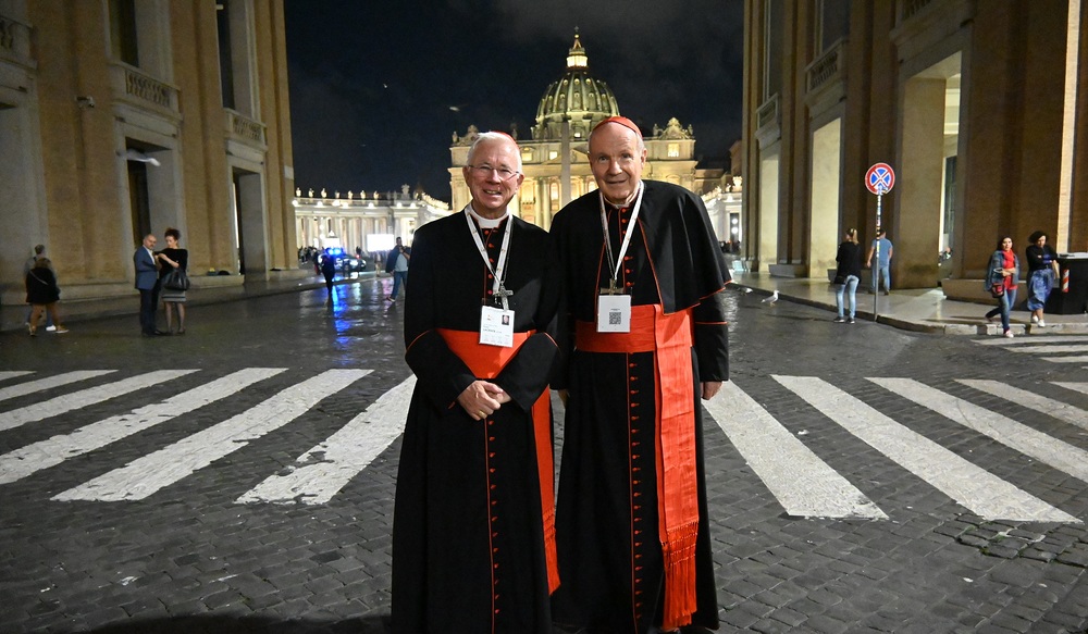 Erzbischof Franz Lackner und Kardinal Christoph Schönborn bei der Bischofssynode / Kathpress/Paul Wuthe Lackner: Schönborn für Österreichs Kirche prägend wie Kardinal König