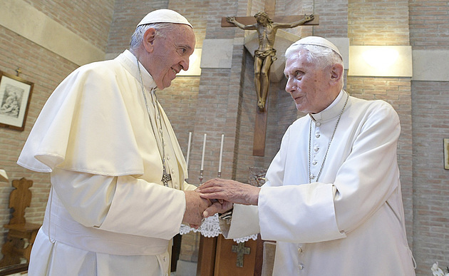 Papst Franziskus und Benedikt XVI. / Copyright 2017, KNA (www.kna.de). Alle Rechte vorbehalten, Osservatore Romano