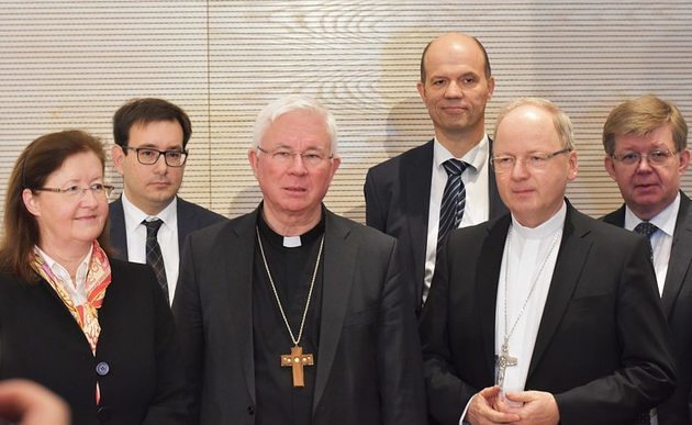 Teil des Teams von Erzbischof Lackner bei der Apostolischen Visitation in der Diözese Gurk-Klagenfurt / Katholische Kirche Kärnten / Kronawetter