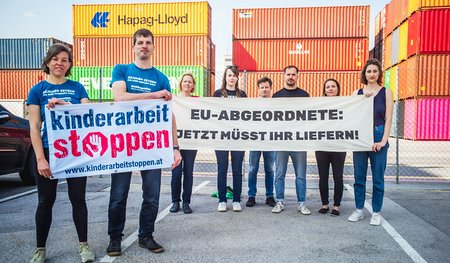 Aktivisten des Bündnisses 'Menschenrechte brauchen Gesetze!” 