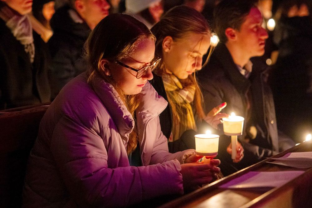 Jugendgebetsabend im Wiener Stephansdom / Young Missio Wien: Jugendgebet im Stephansdom zum Semesterstart