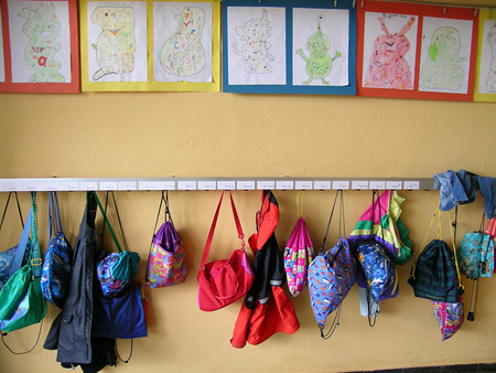 Im Kindergarten  [ (c) www.BilderBox.com,Erwin Wodicka,Siedlerzeile 3,A4062 Thening,Tel.+43 676 5103 678. Verwendung nur gegen HONORAR, BELEG, URHEBERVERMERK und den AGBs auf bilderbox.com ] in an am um im einer beim and einem mit / Menschenkind Mens